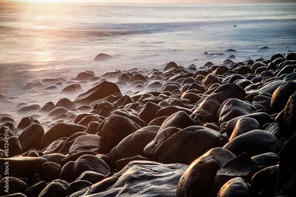 Obraz premium dramatic coastline with rocks of Madeira, Portugal
