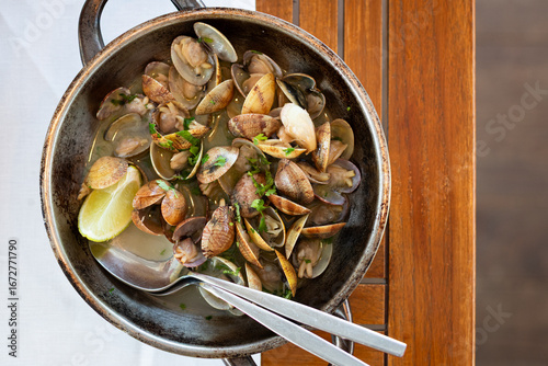 Amêijoas à Bulhão Pato, traditional Portuguese dish, Algarve