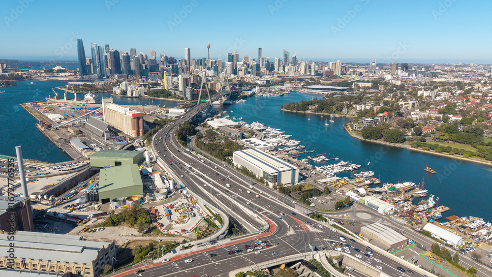 Fototapeta premium Road heading towards the Anzac Bridge and the city of Sydney.