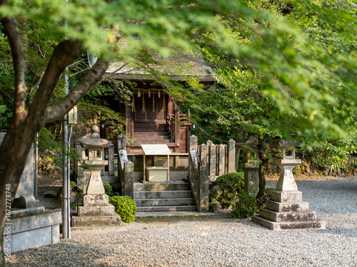 Photos 神社の境内に祀られた末社