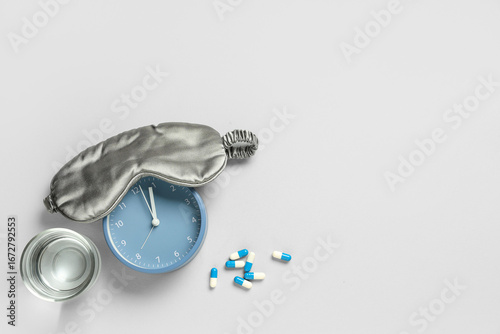 Melatonin pills with glass ...