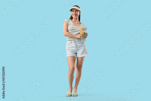 Stylish young woman in summ...