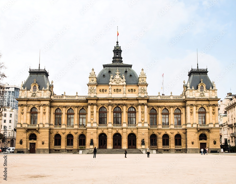 Fototapeta premium Grand European building facade