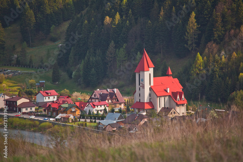 Fototapeta Naklejka Na Ścianę i Meble -  Panorama Muszyny spod Malnika w piękny, wiosenny dzień.