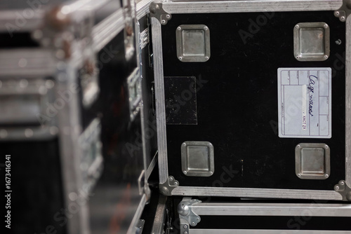 Εκτύπωση καμβά Stacked professional equipment transport cases with metal corners and reinforced