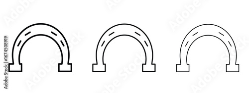 Horseshoe icon in linear versions. Editable line