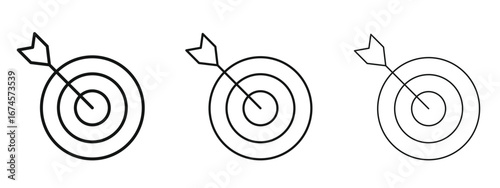 Bullseye icon in linear versions. Editable line