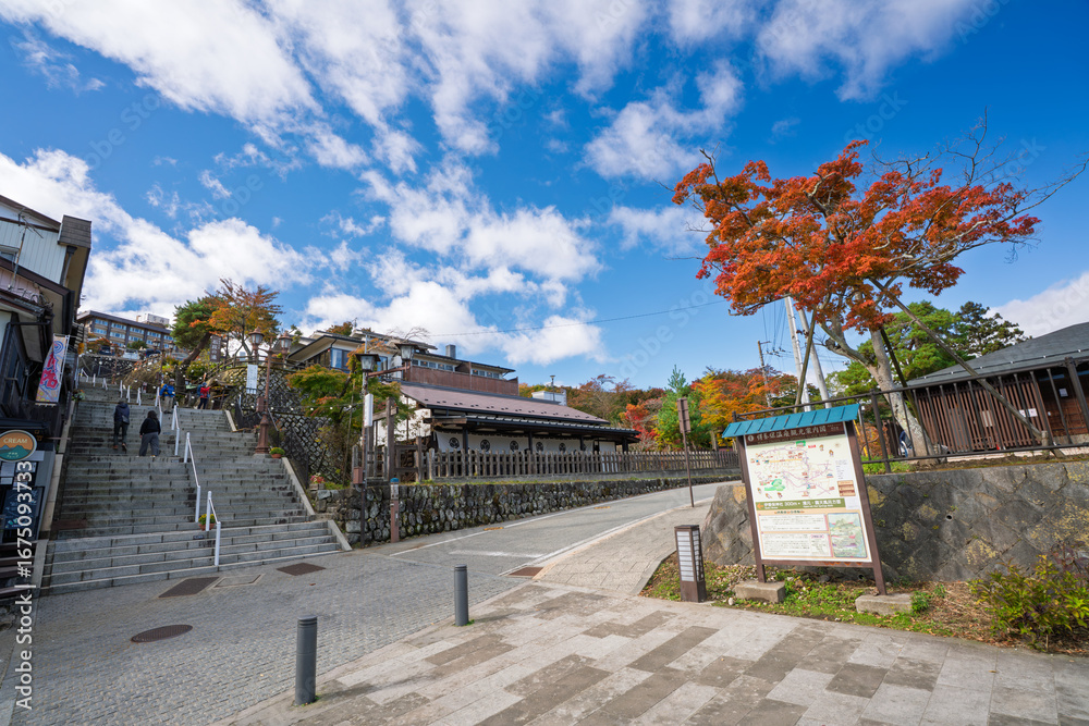 Fototapeta premium 秋の伊香保温泉 石段街 群馬県渋川市