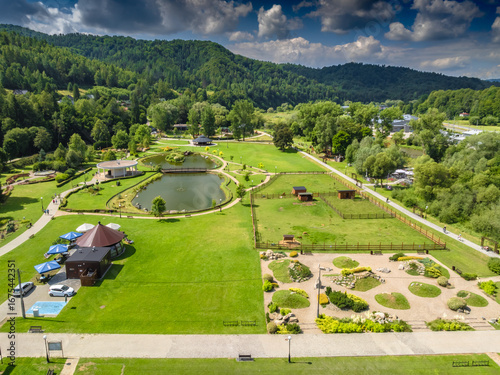 Fototapeta Naklejka Na Ścianę i Meble -  Ogrody Magiczne na Zapopradziu w Muszynie z drona latem.