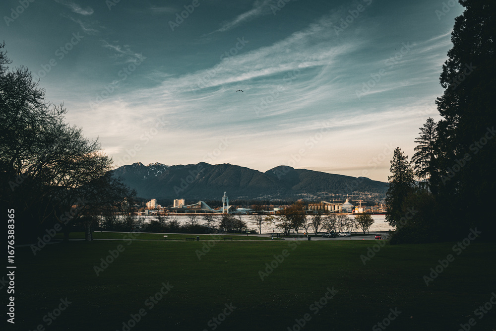 Obraz premium Art photograph of empty Stanley Park.