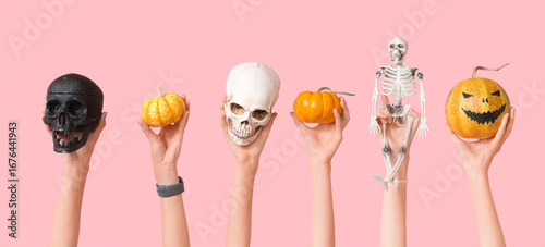Female hands with skulls, p...