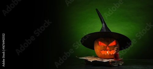 Jack-o-lantern in witch hat...
