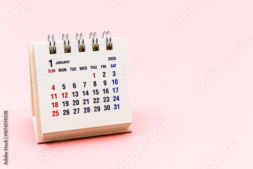 2026年1月カレンダー　日本の1月卓上カレンダー　祝日祭日休日連休　ピンク背景