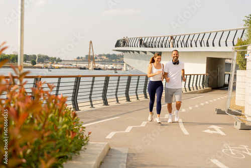 Couples enjoying a sunny da...