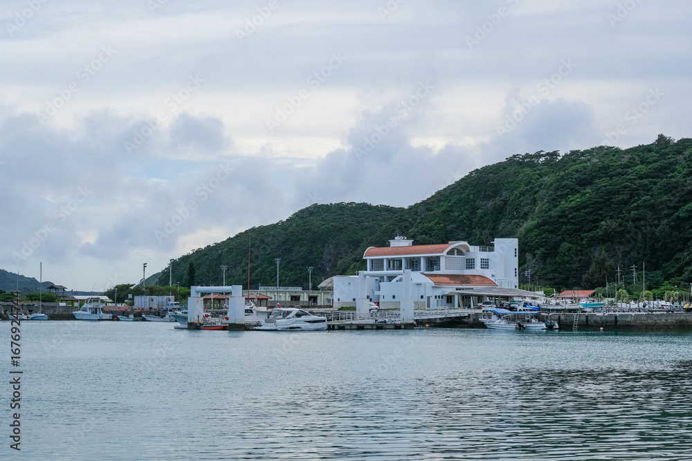 Naklejka premium 座間味島の玄関口である座間味港