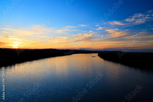 夕暮れの十勝川河口