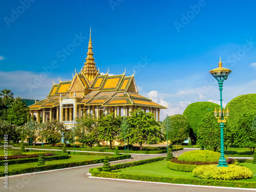 Tableau sur toile Wat Phnom in the Palace of Phnom Penh, Cambodia