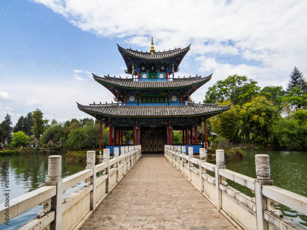 Fototapeta premium Black Dragon Pool, Lijiang, Yunnan, China