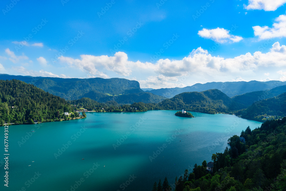 Fototapeta premium lake and mountains