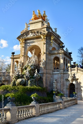 Canvas Print triumphal arch in barcelona spain