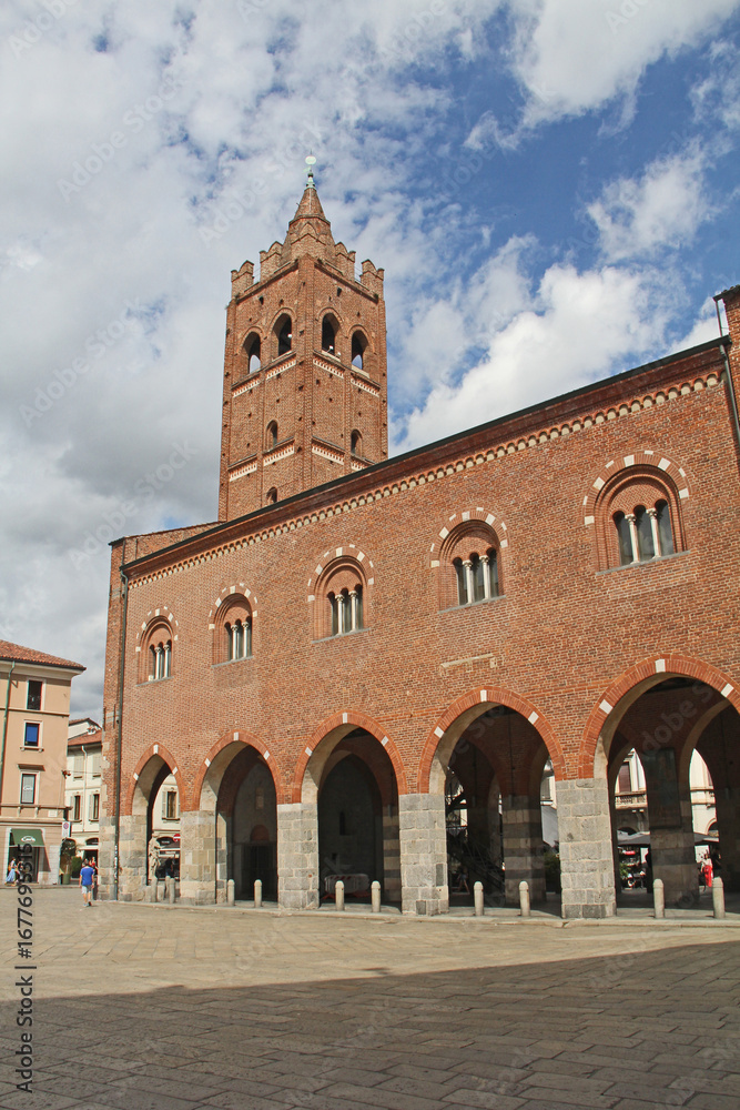 Obraz premium Monza; il Palazzo dell'Arengario con la torre civica