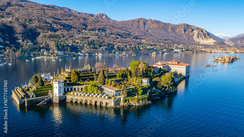 Canvas Print Panorama of Isola Bella and Isola dei Pescatori at Lago Maggiore