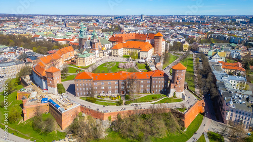 Canvastavla Aerial view of the Wawel castle in the polish city Krakow/Cracow
