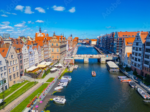 Foto Waterfront of Gdansk during sunny day, Poland