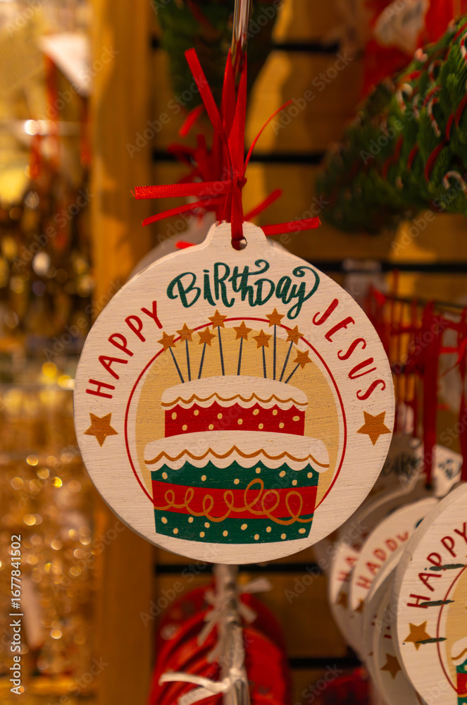 Naklejka premium Wooden Christmas ornament with Happy Birthday Jesus text