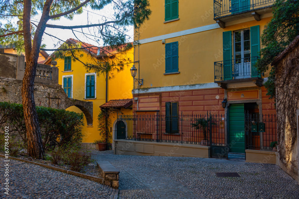 Fototapeta premium Narrow street in Italian town Varenna