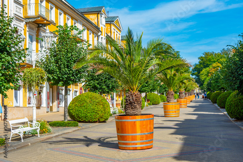 Foto Colourful houses on the main street in Frantiskovy Lazne, Czech