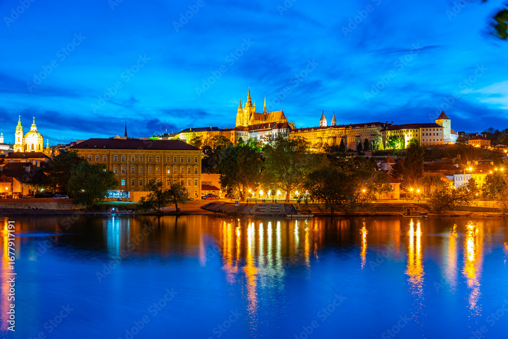 Fototapeta premium Sunset view of the Prague castle and vltava river in Prague, Cze