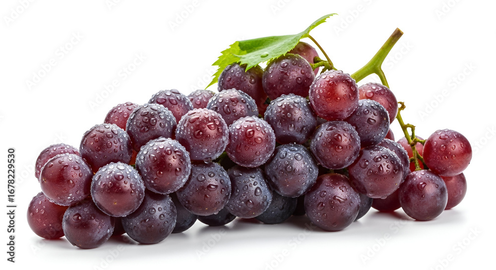 Obraz premium Fresh red grapes with water droplets isolated on white background