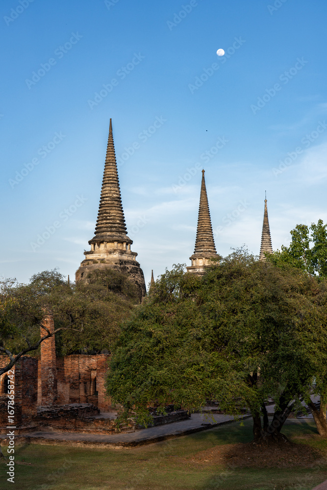 Fototapeta premium Ancient city, Ayutthaya, sunrise sunset
