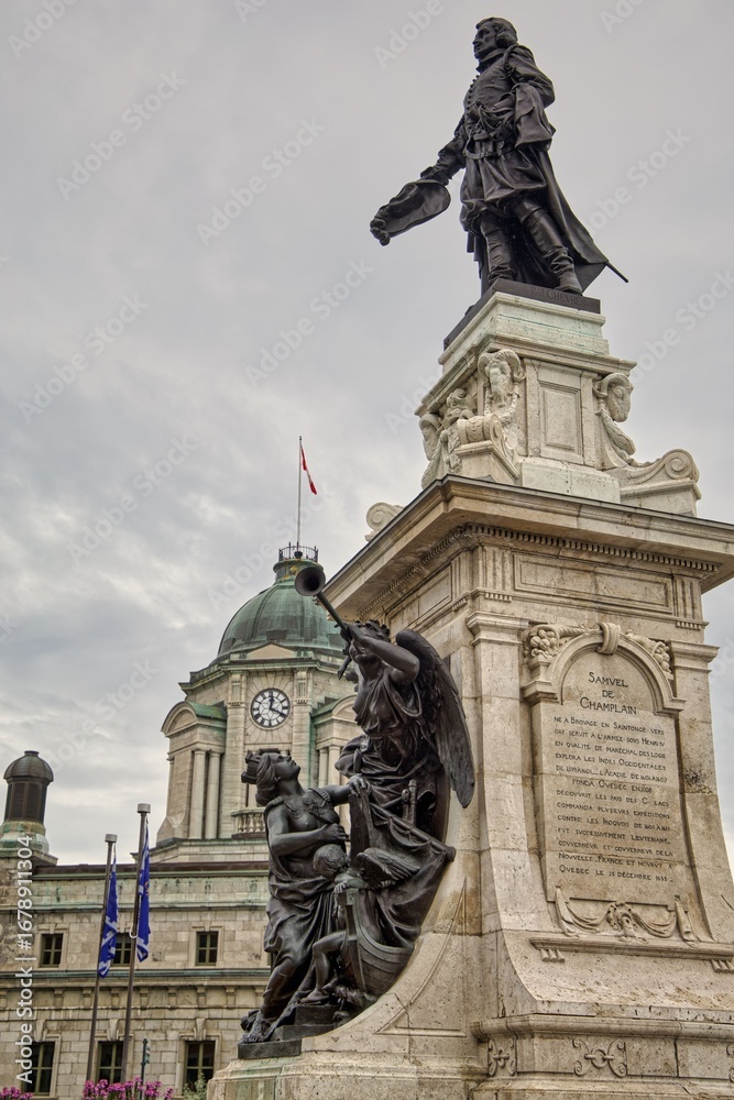 Fototapeta premium Statue of Samuel de Champlain in Quebec City.