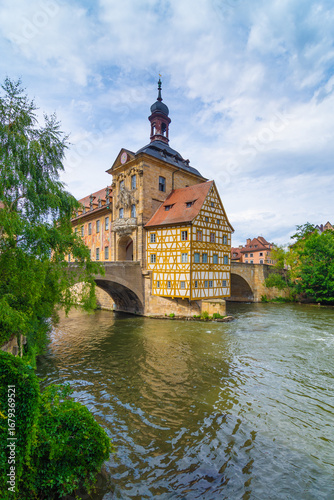 Rathaus in Bamberg an einem Tag im Sommer