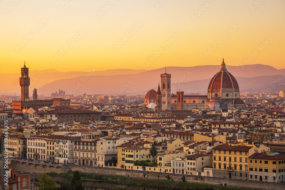 Fototapeta premium Tramonto su Firenze con duomo
