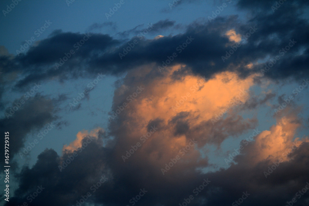 Obraz premium Dramatic sky with storm clouds