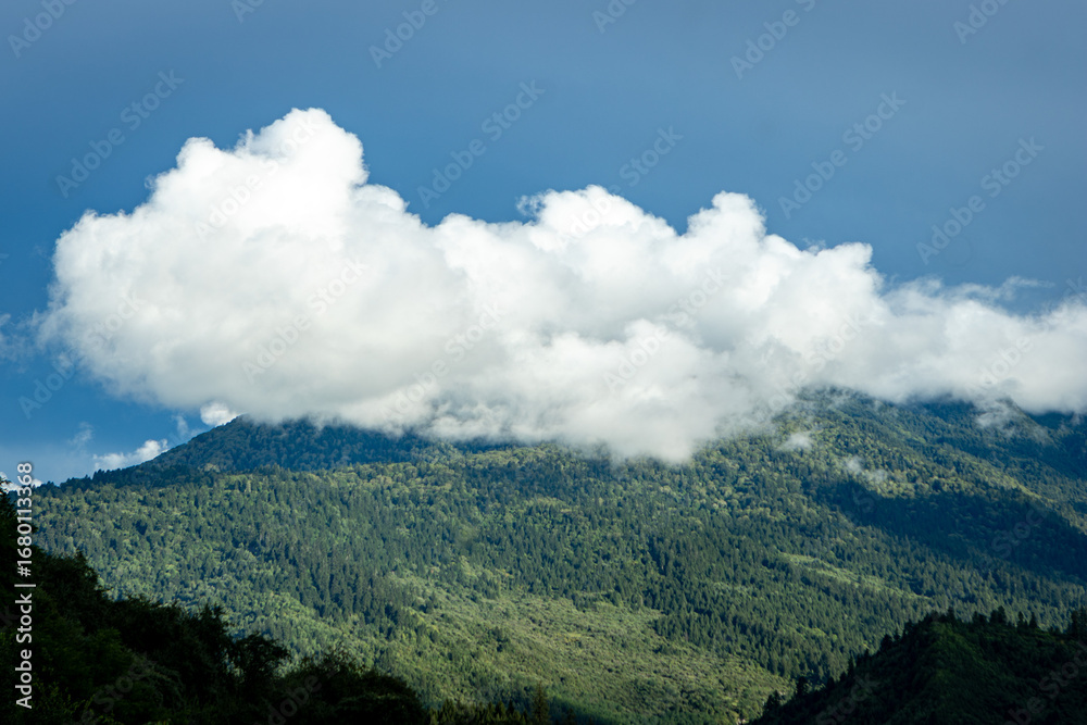 Fototapeta premium clouds in the mountains
