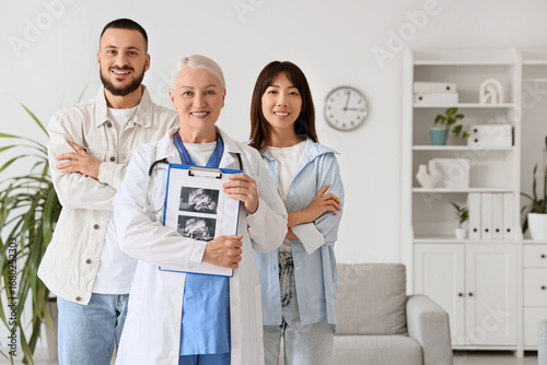 Female fertility doctor wit...