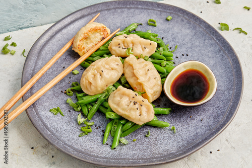 Tableau sur toile Momos with tofu and cabbage