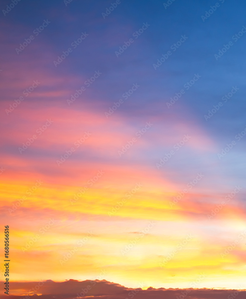 Obraz premium Sky sunset evening sunrise cloud weather dramatic landscape goldent and indigo color gradient pastel horizon, twilight yellow golden reflection morning nature environment energy ecosystem change