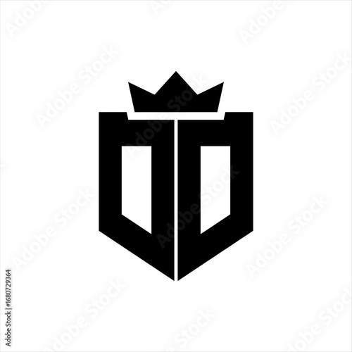 OO Vector image of a shield with a sharp geometric style and a pointed crown
