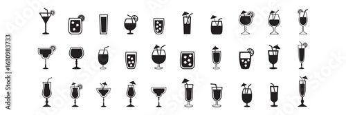 Cocktails collection, Whiskey with ice, tequila, vodka, sambuca, mojito and martini.  Cocktail icons set. vector illustrator.