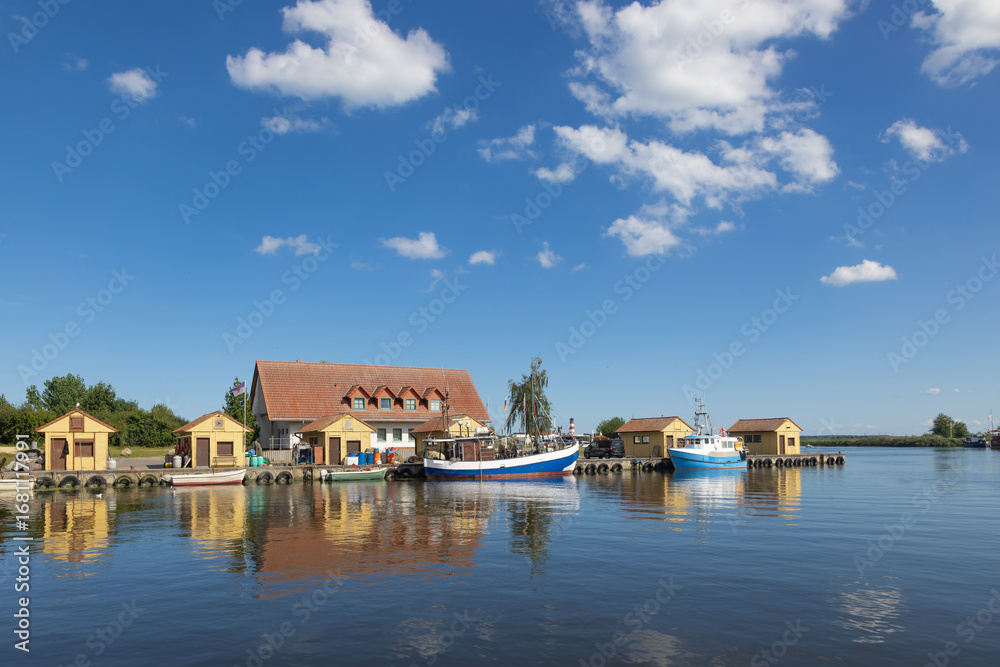 Fototapeta premium Im Fischereihafen Freest 