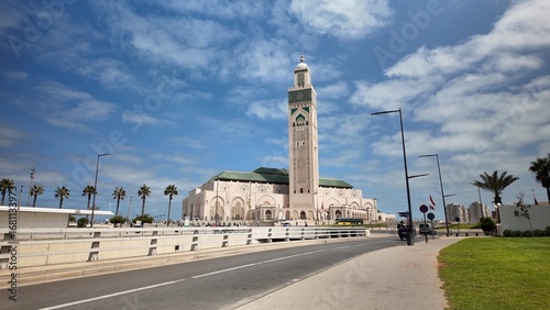 Cuadro en lienzo Hassan II Mosque Arches and Moroccan Mosaic Patterns – Casablanca, Morocco  Sept