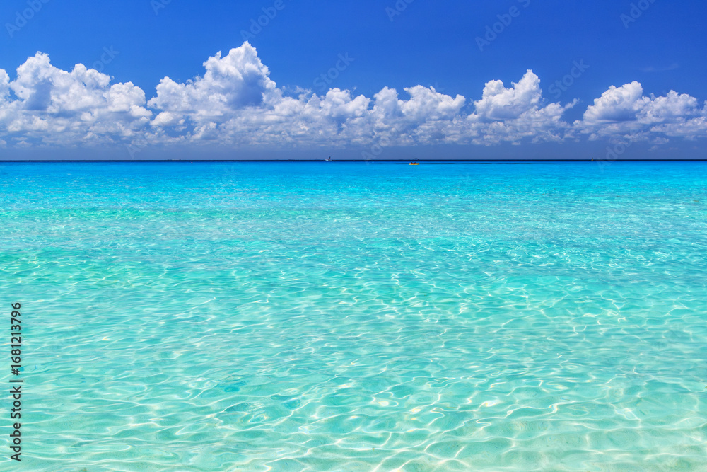 Fototapeta premium Caribbean sea in Playa del Carmen, Mexico