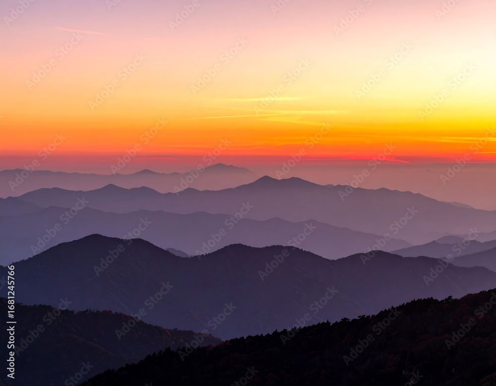 Obraz premium Panoramic mountain range at sunset