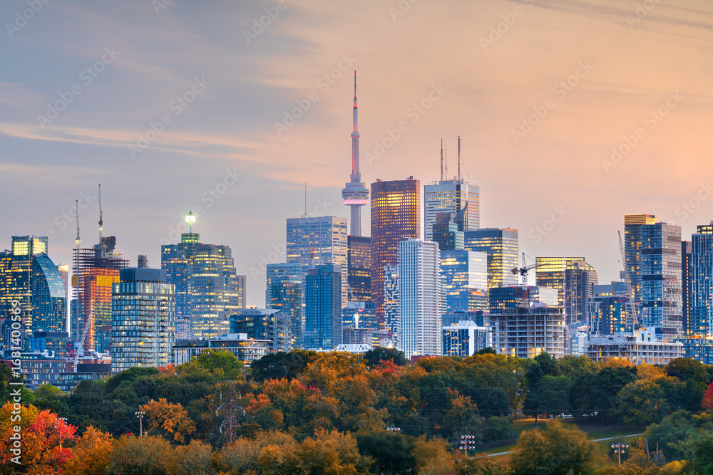 Fototapeta premium Toronto, Canada Dusk Skyline