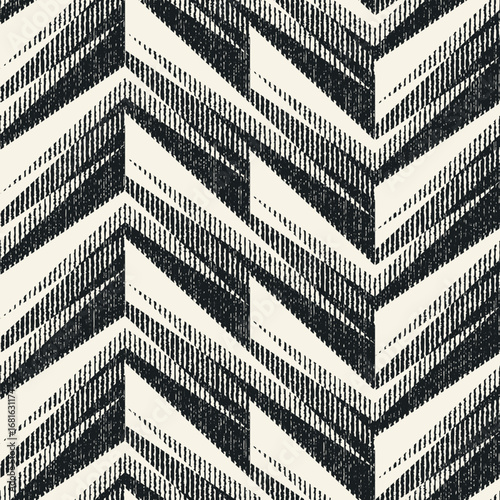 Monochrome Grain Variegated Zigzag Pattern